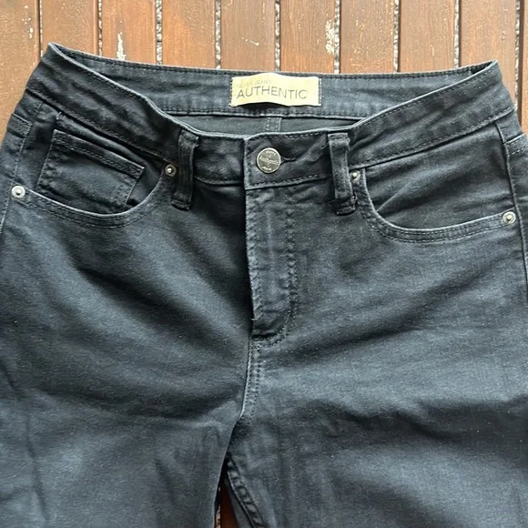 Silver - Picture 2 of 8